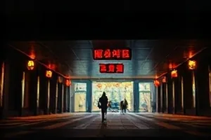 《长镜之后》长镜头片场，轨道与工作人员剪影